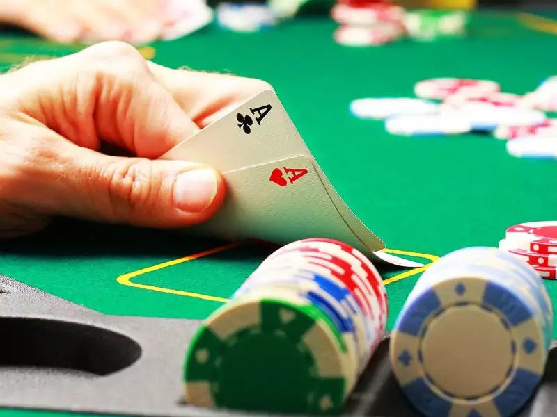 How Live Casinos Provide On-line Poker Tournaments
