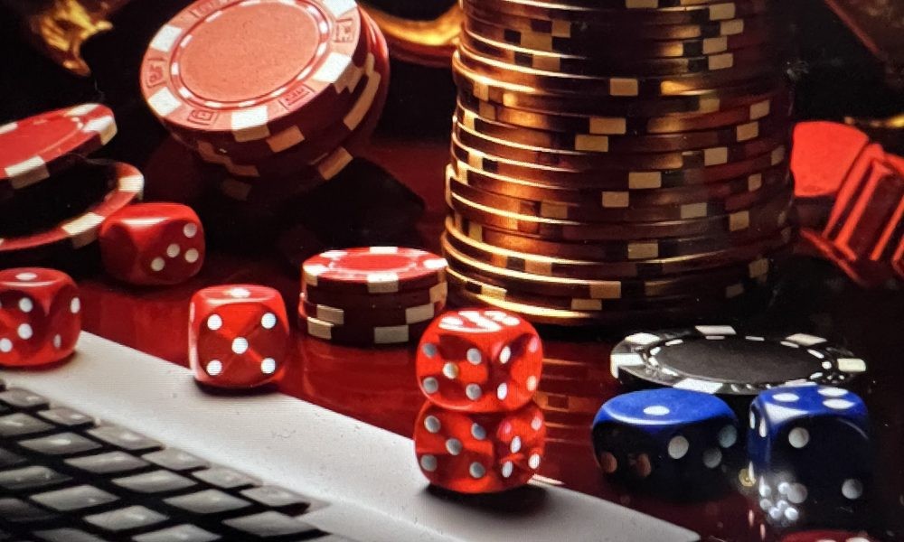 How are audit records stored behind each online lottery draw?